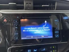 Toyota Auris thumbnail 15