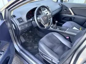 Toyota Avensis thumbnail 10