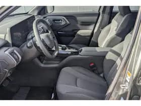 Toyota Urban-cruiser thumbnail 4