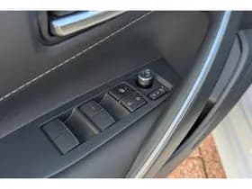 Toyota Corolla thumbnail 13