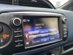 Toyota Yaris thumbnail 9