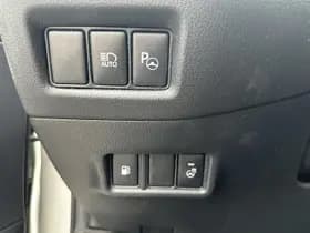 Toyota C-hr thumbnail 9