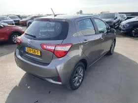 Toyota Yaris thumbnail 11