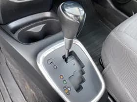 Toyota Yaris thumbnail 36