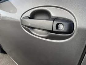 Toyota Yaris thumbnail 66