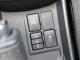 Toyota Yaris thumbnail 85