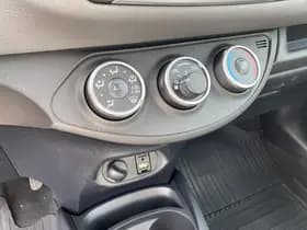 Toyota Yaris thumbnail 86