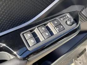 Toyota C-hr thumbnail 36