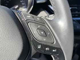 Toyota C-hr thumbnail 10