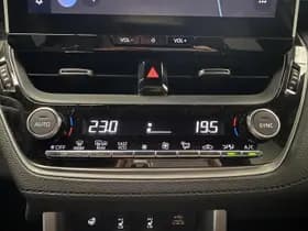 Toyota Corolla-cross thumbnail 13