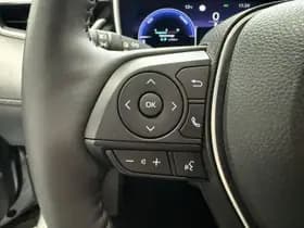 Toyota Corolla-cross thumbnail 5