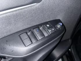 Toyota Yaris-cross thumbnail 2