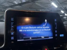 Toyota C-hr thumbnail 5