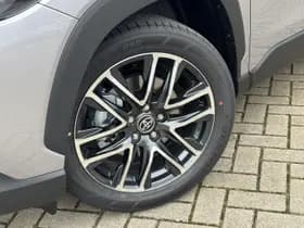 Toyota Corolla-cross thumbnail 2