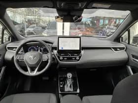 Toyota Corolla-cross thumbnail 4