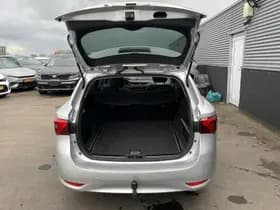 Toyota Avensis thumbnail 10