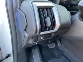 Toyota Urban-cruiser thumbnail 32