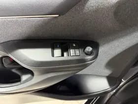 Toyota Yaris thumbnail 45