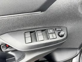 Toyota Yaris-cross thumbnail 31