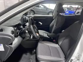 Toyota Yaris-cross thumbnail 37