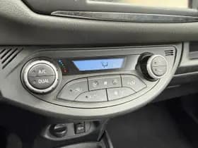 Toyota Yaris thumbnail 18