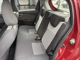 Toyota Yaris thumbnail 38
