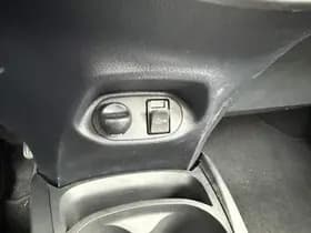 Toyota Yaris thumbnail 40