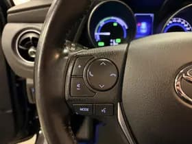 Toyota Auris thumbnail 11