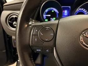 Toyota Auris thumbnail 38