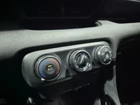 Toyota Yaris thumbnail 16