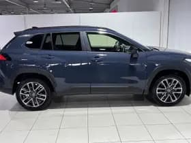 Toyota Corolla-cross thumbnail 5