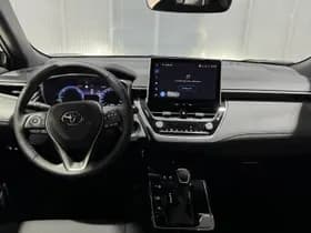Toyota Corolla-cross thumbnail 9