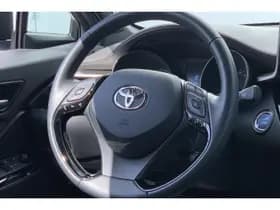 Toyota C-HR thumbnail 11