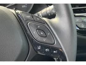 Toyota C-HR thumbnail 14