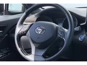 Toyota C-HR thumbnail 38