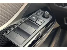 Toyota C-HR thumbnail 49