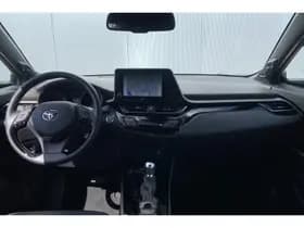 Toyota C-HR thumbnail 9