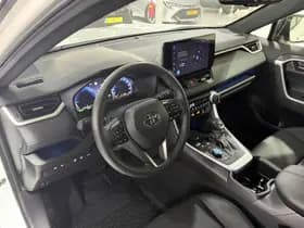 Toyota RAV4 thumbnail 2