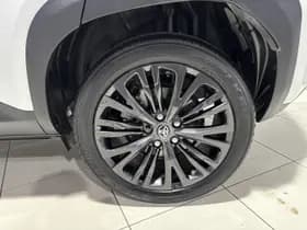 Toyota Yaris-cross thumbnail 3