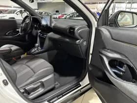 Toyota Yaris-cross thumbnail 6