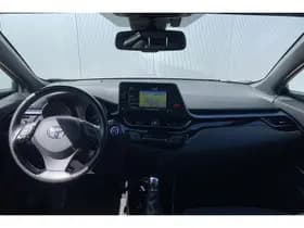 Toyota C-HR thumbnail 9