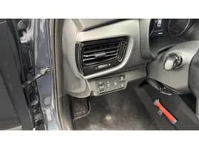 Kia Stonic thumbnail 3