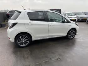 Toyota Yaris thumbnail 12