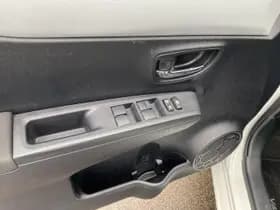 Toyota Yaris thumbnail 18