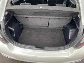 Toyota Yaris thumbnail 8