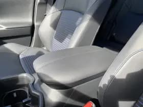 Toyota RAV4 thumbnail 43