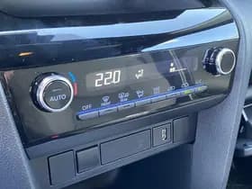 Toyota Yaris-cross thumbnail 100