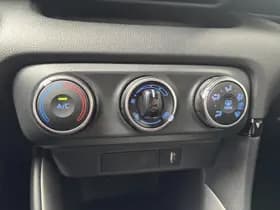 Toyota Yaris thumbnail 18