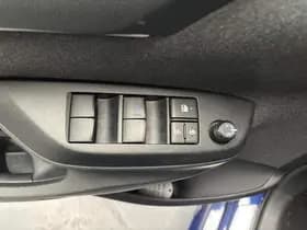 Toyota Yaris thumbnail 33