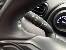 Toyota Yaris thumbnail 38